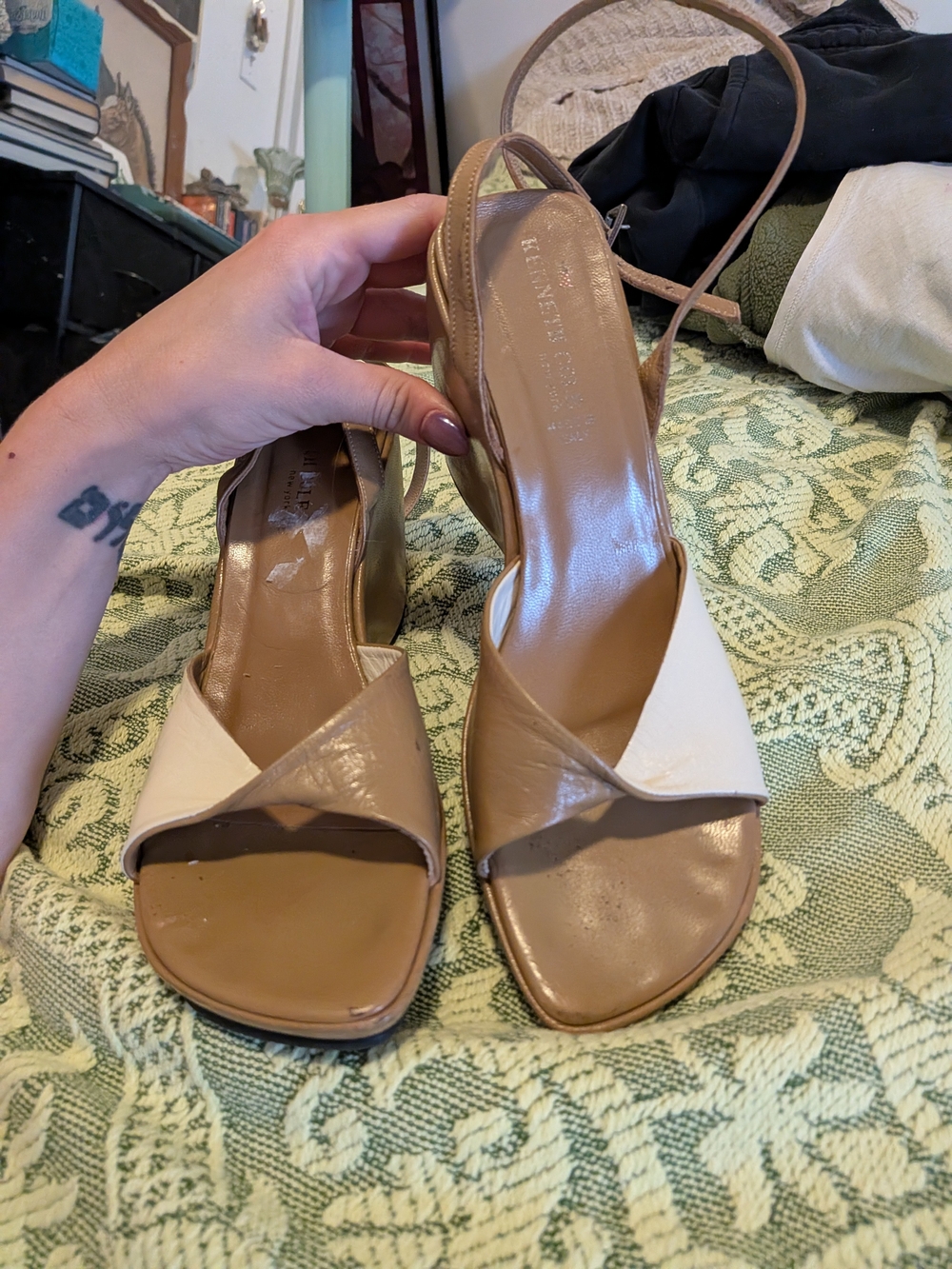 Kenneth Cole New York Tan and Cream Leather Slingback Heels
